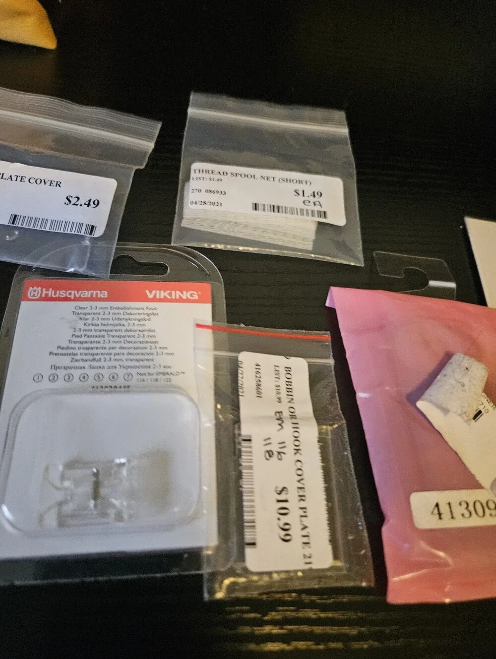 Husqvarna Viking Sewing Machine Foot And Bundle Accessories